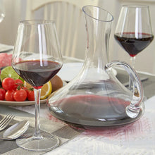 Elegant Crystal Wine Glass