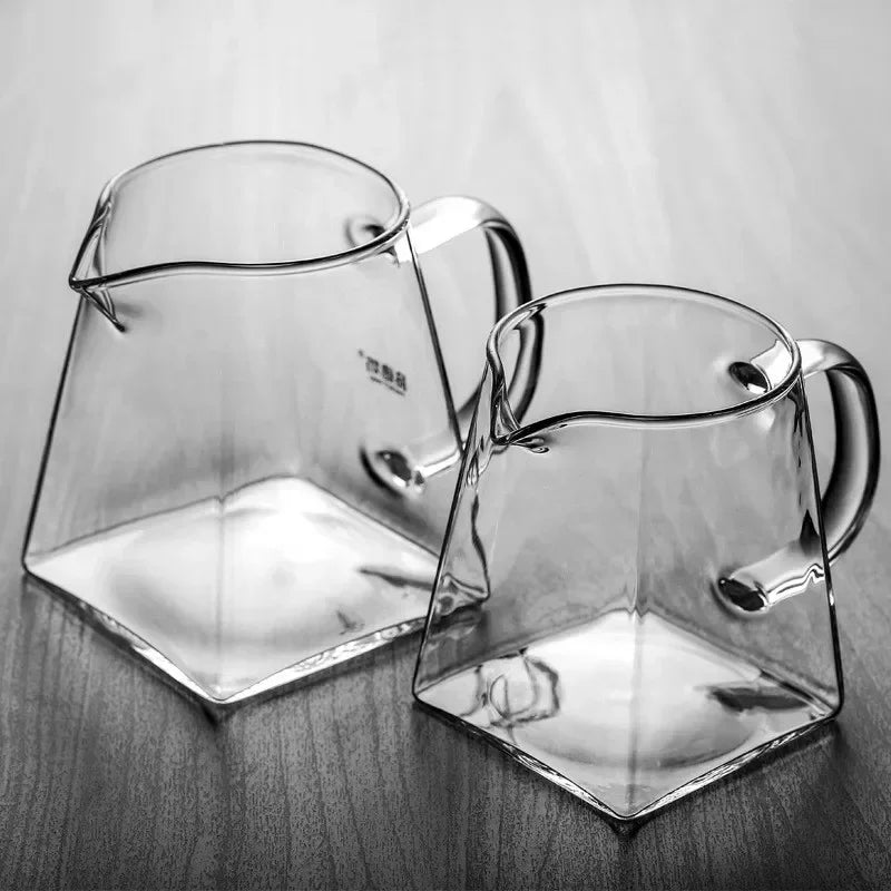 Heat-Resistant Borosilicate Glass Tea Pitcher - 950ML